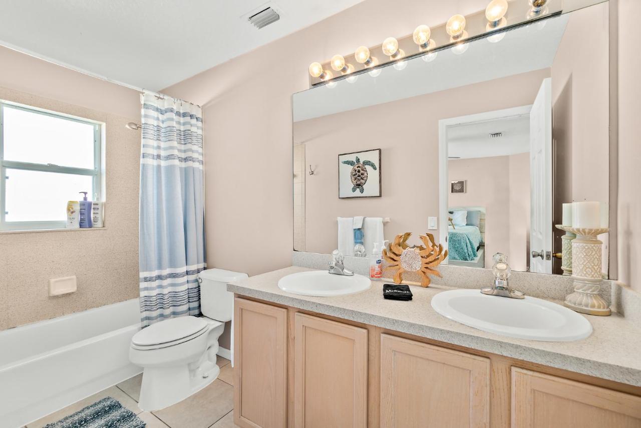 Sunset Serenity - 3Br Beach Townhome With Outdoor Patio - New Hot Tub, Steps To Ocean Fun! เมลเบิร์น ภายนอก รูปภาพ