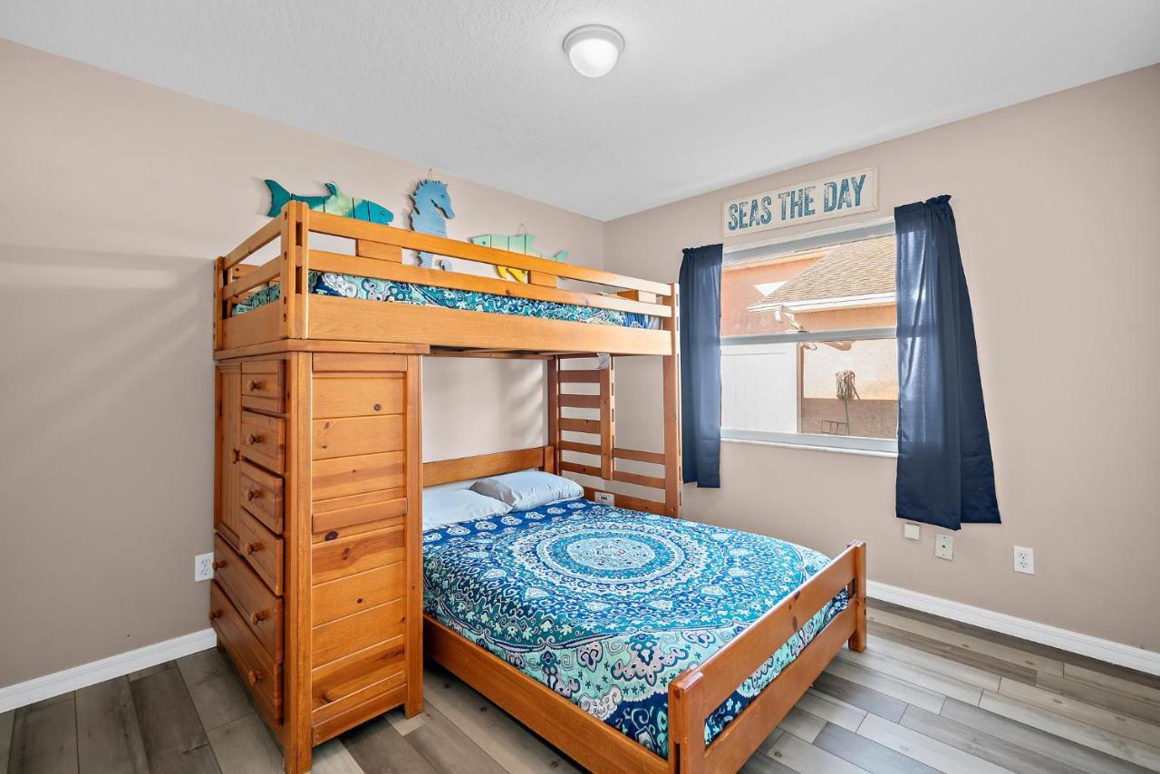Sunset Serenity - 3Br Beach Townhome With Outdoor Patio - New Hot Tub, Steps To Ocean Fun! เมลเบิร์น ภายนอก รูปภาพ