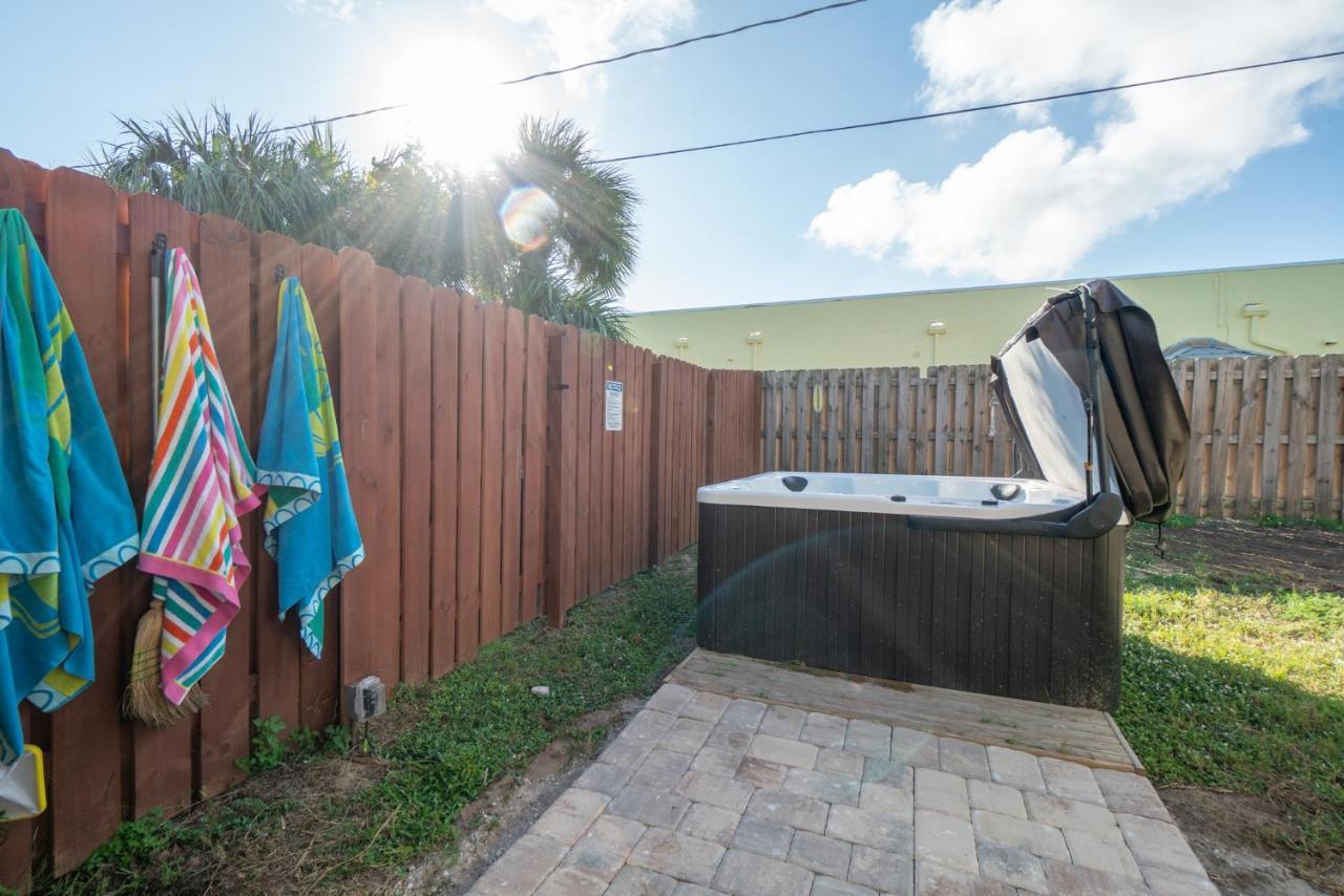 Sunset Serenity - 3Br Beach Townhome With Outdoor Patio - New Hot Tub, Steps To Ocean Fun! เมลเบิร์น ภายนอก รูปภาพ