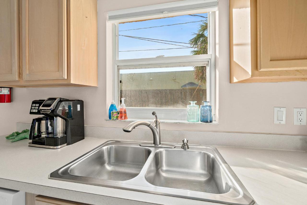 Sunset Serenity - 3Br Beach Townhome With Outdoor Patio - New Hot Tub, Steps To Ocean Fun! เมลเบิร์น ภายนอก รูปภาพ