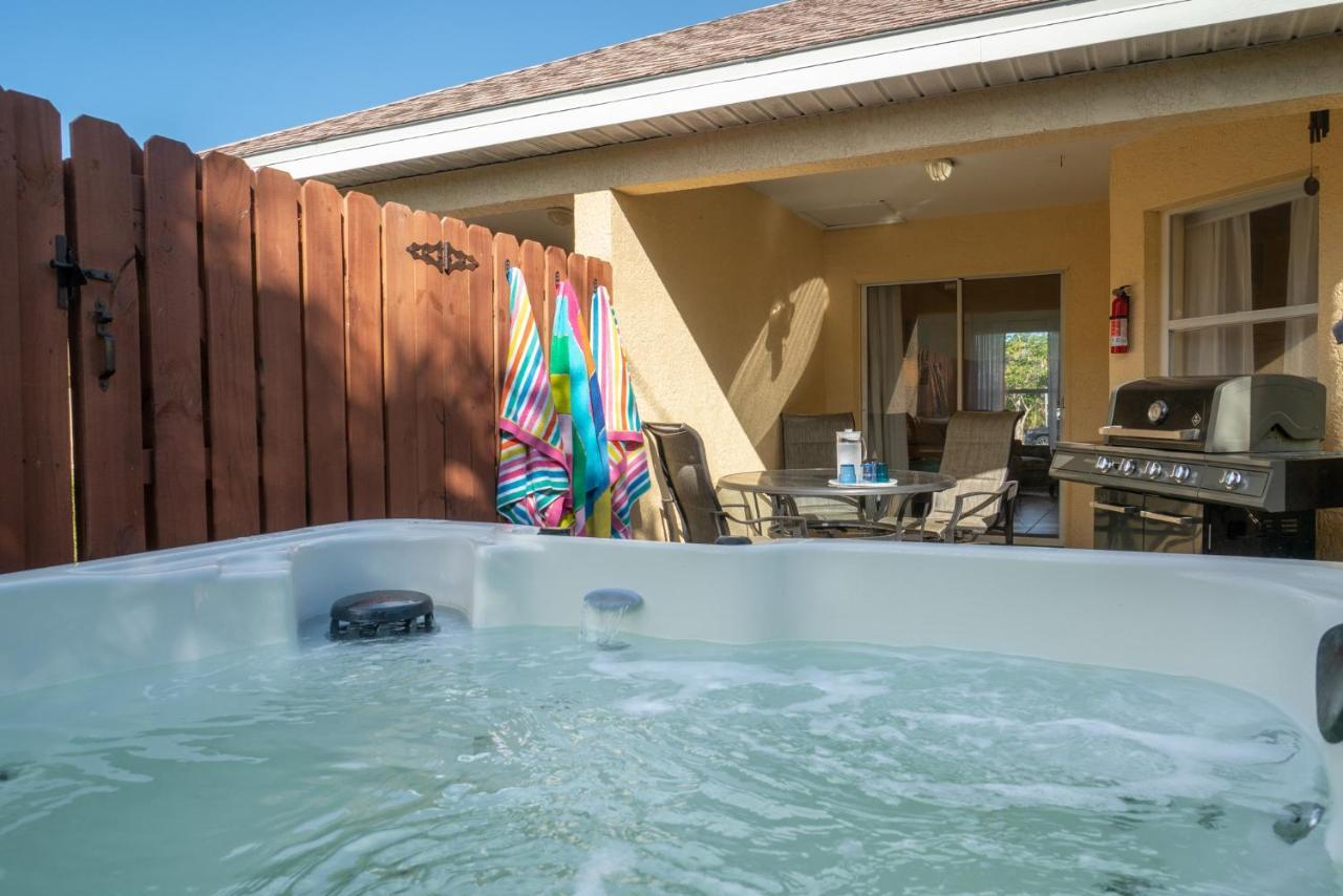 Sunset Serenity - 3Br Beach Townhome With Outdoor Patio - New Hot Tub, Steps To Ocean Fun! เมลเบิร์น ภายนอก รูปภาพ